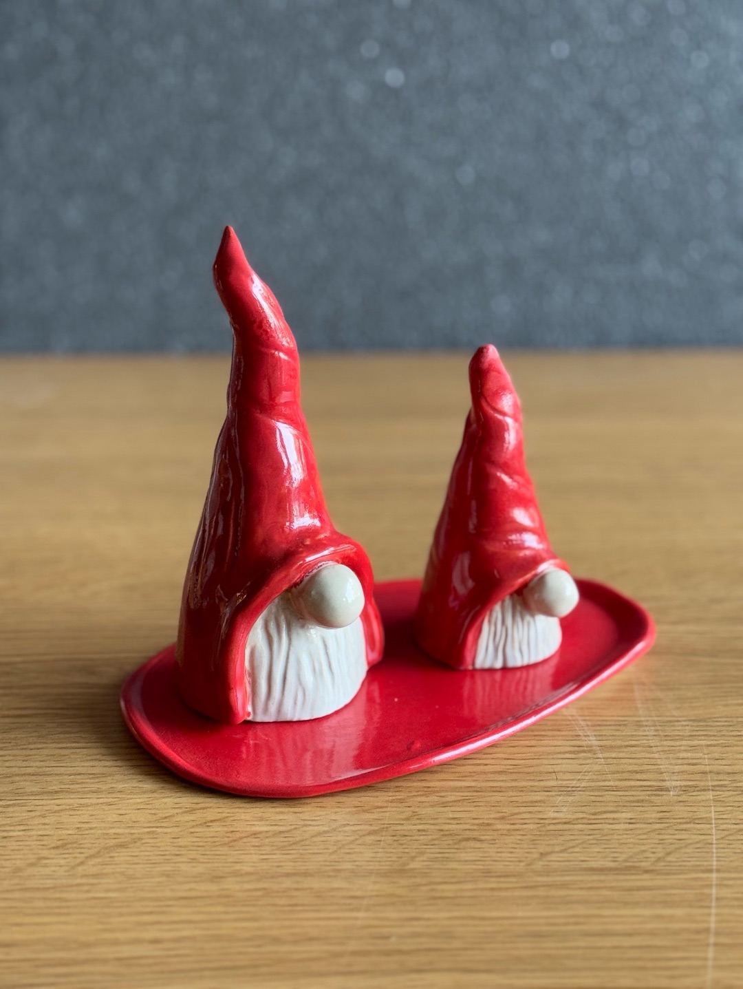 gnomes-porselen-2-li-cuce-ve-tabagi-kirmizi