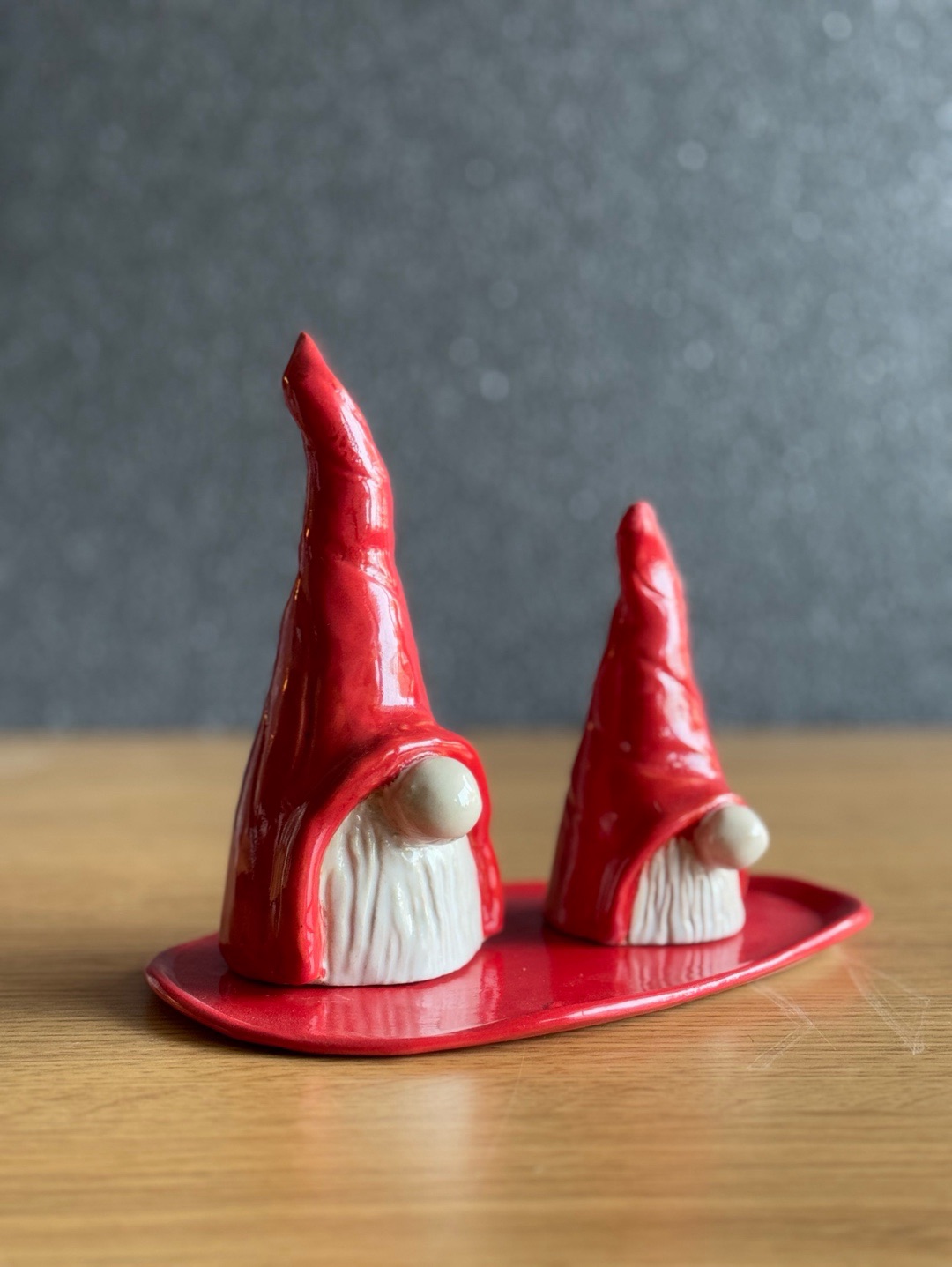 gnomes-porselen-2-li-cuce-ve-tabagi-kirmizi