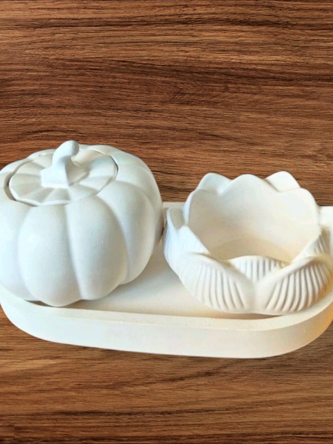 el-yapimi-dekoratif-bal-kabagi-ve-lotus-mumluk-set