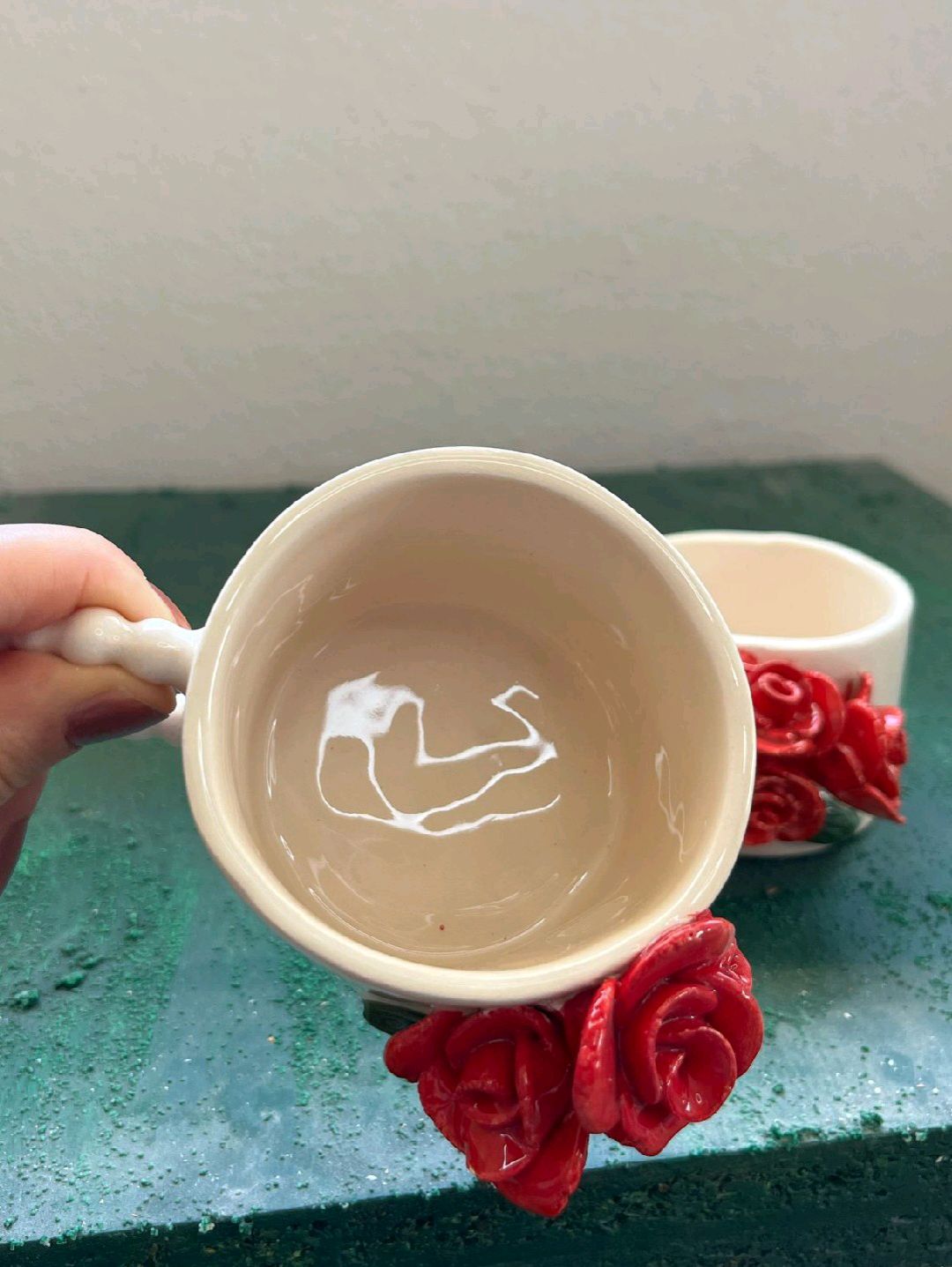el-yapimi-seramik-gullu-kupa-mug-double-cay-kahve-fincani-kirmizi