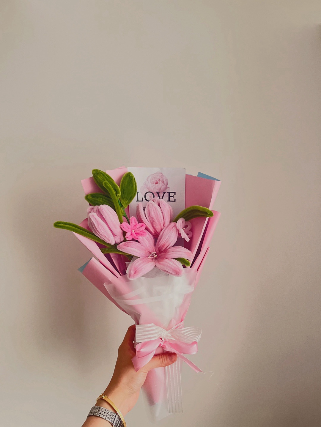 sonil-pembe-cicek-buketi-cok-renkli