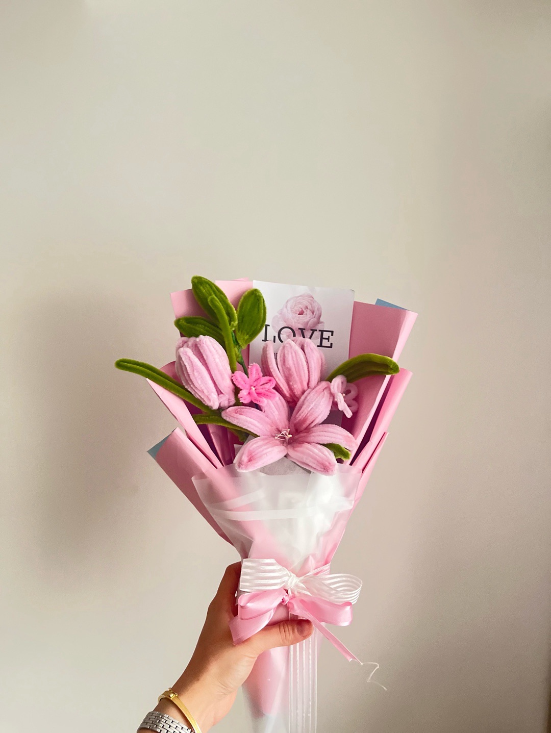 sonil-pembe-cicek-buketi-cok-renkli