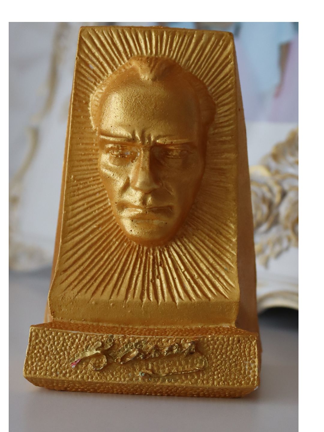 ataturk-biblosu-beyaz