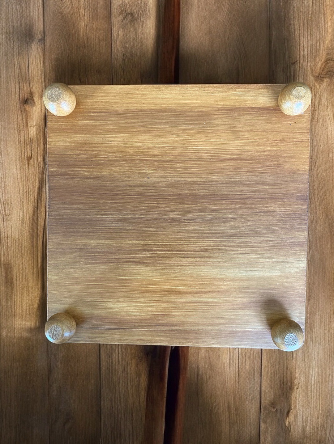 dekoratif-ahsap-peynir-sunum-tabagi---30x30-cm---top-ayakli-cok-renkli