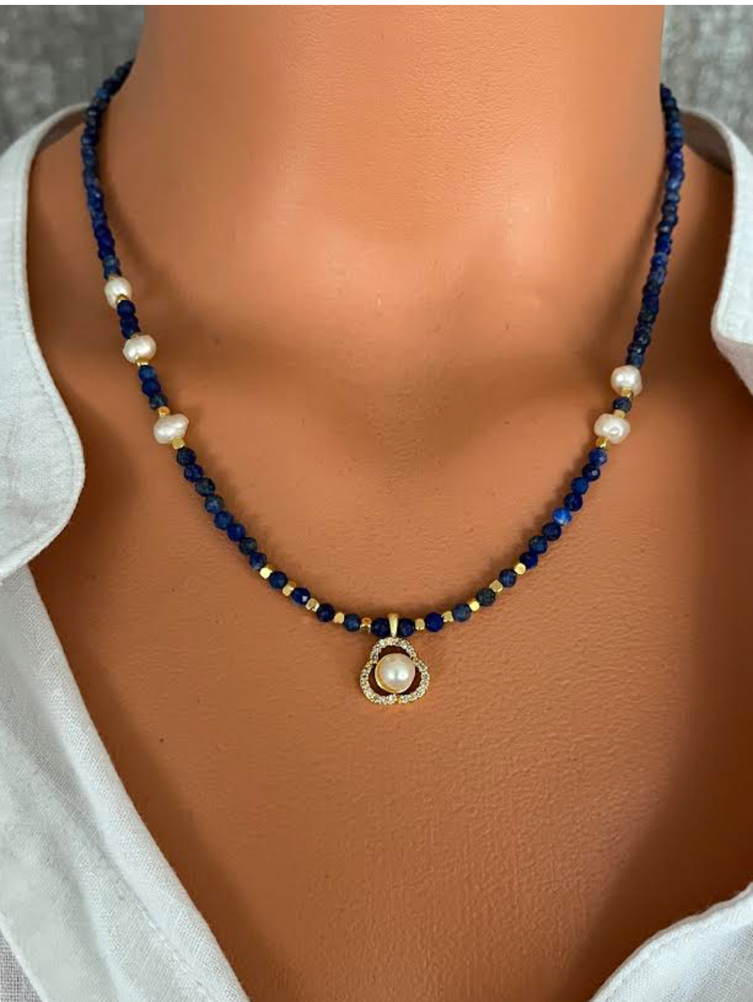 incili-lapis-lazuli-dogaltas-kolye-lacivert