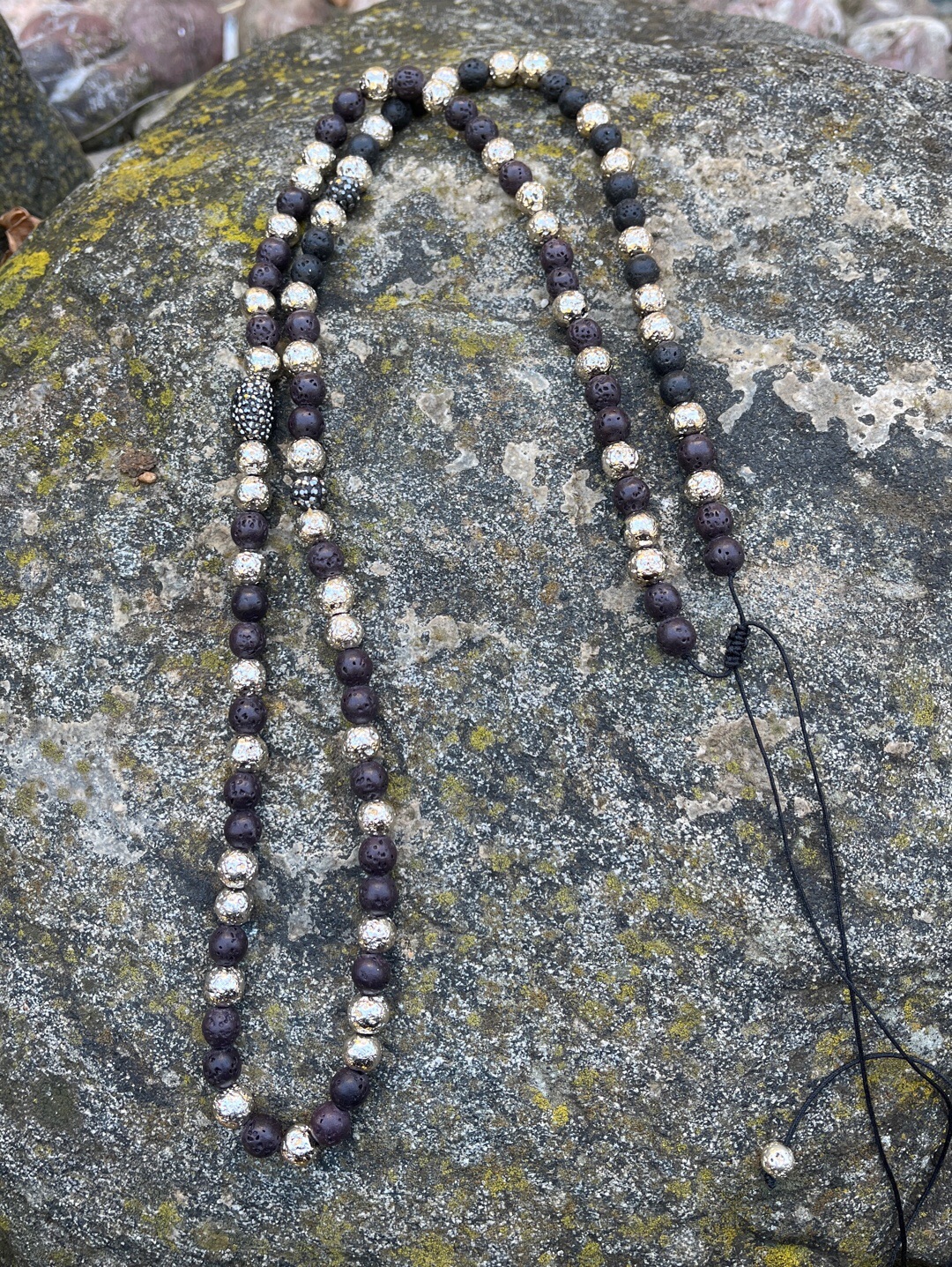 cift-kullanimli-lav-tasi-kolye-siyah