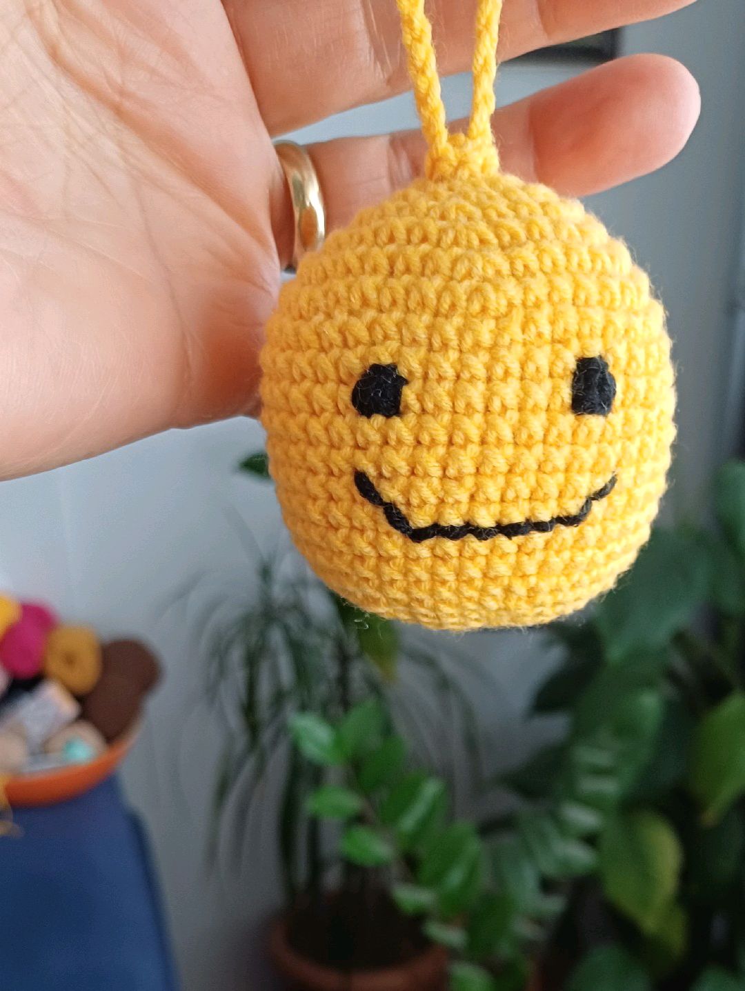 emoji-anahtarlik-sari