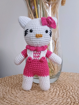 Hello Kitty Pembe