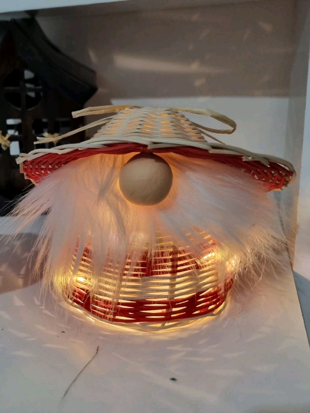 rattan-bahce-cucesi-pilli-peri-led-grohe-kirmizi