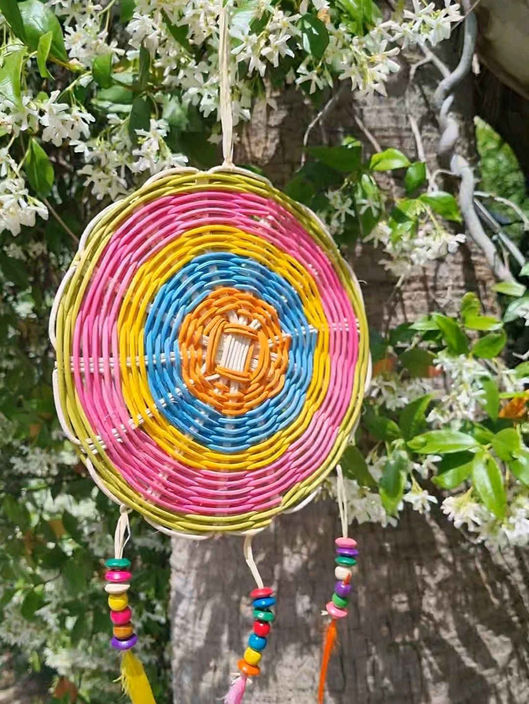 rattan-hasir-dus-kapani-karisik-renklerde-kirmizi