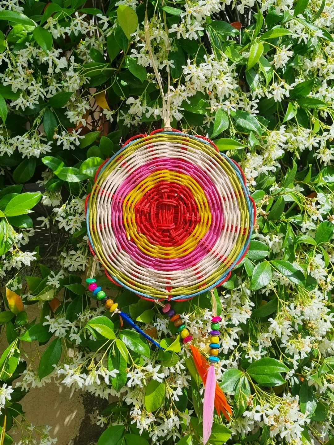 rattan-hasir-dus-kapani-karisik-renklerde-kirmizi