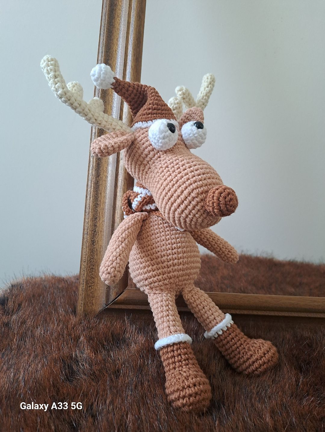 geyik-amigurumi-oyuncak-uyku-arkadasi-kahverengi