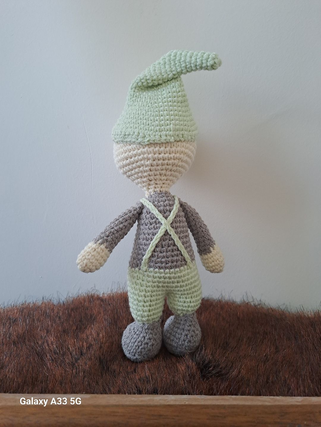 sapkali-cuce-amigurumi-oyuncak-uyku-arkadasi-krem-rengi