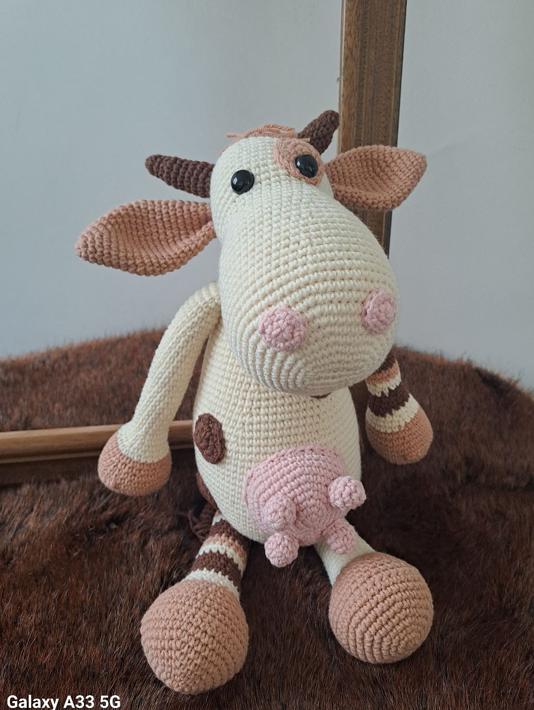 inek-amigurumi-oyuncak-uyku-arkadasi-krem-rengi
