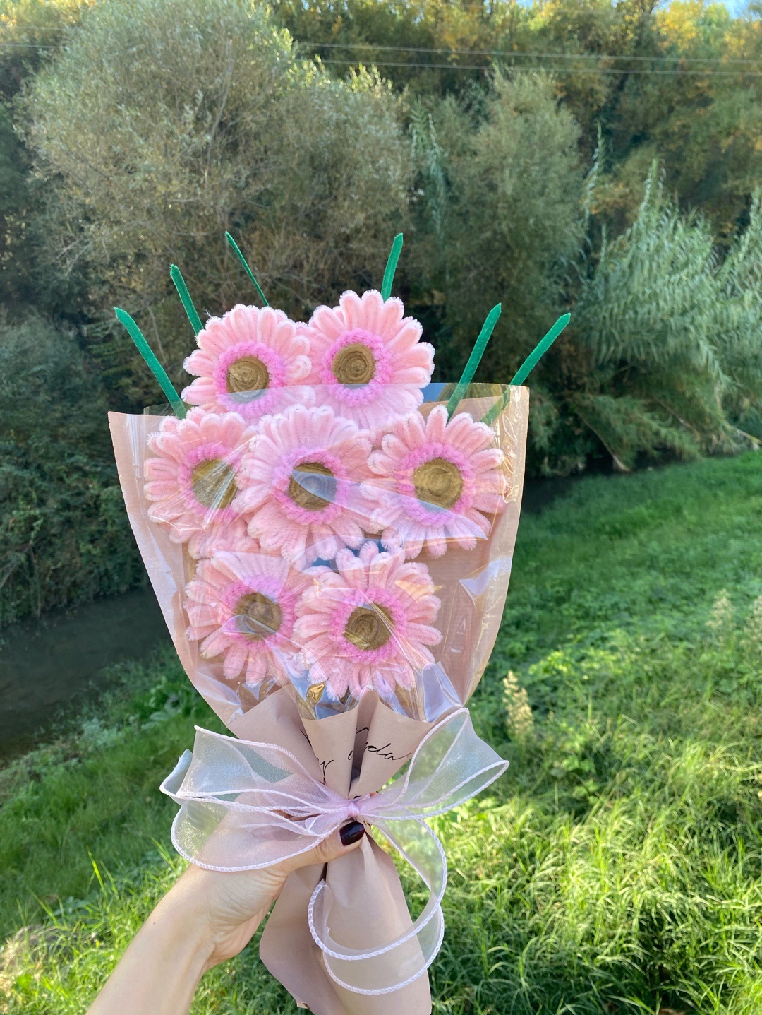 gerbera-cicegi-buketi-dag-pembesi