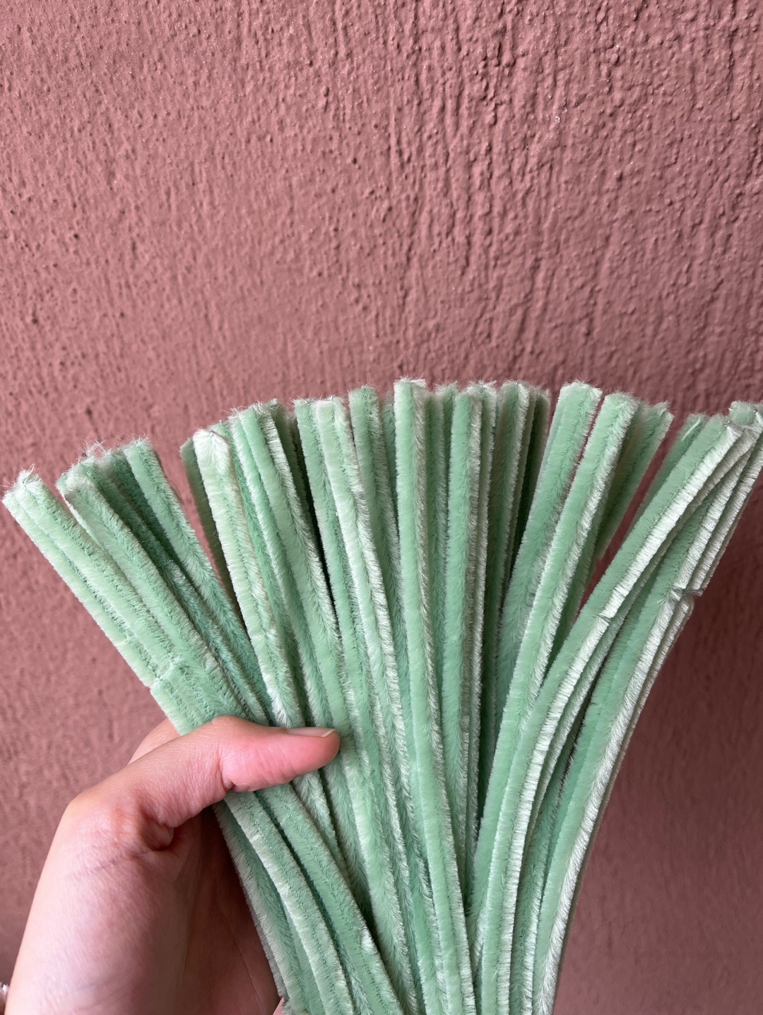 soft-yesil-sonil-tuylu-tel-pastel-yesili