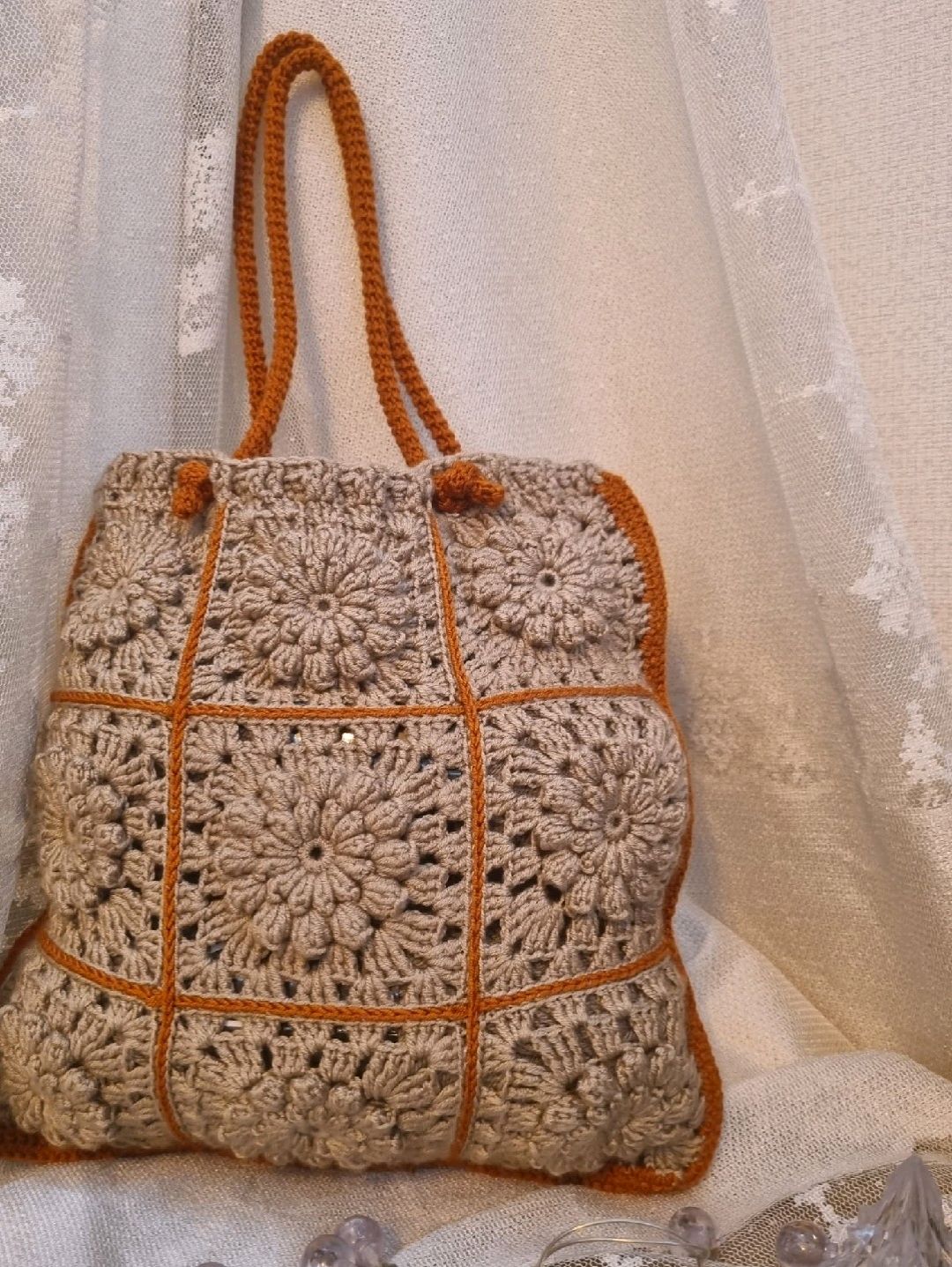 bej-turuncu-detay-motif-canta-bej