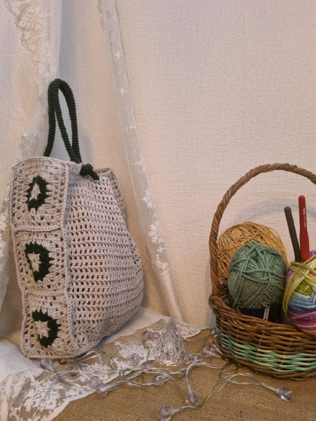 motif-detay-kol-cantasi-bej