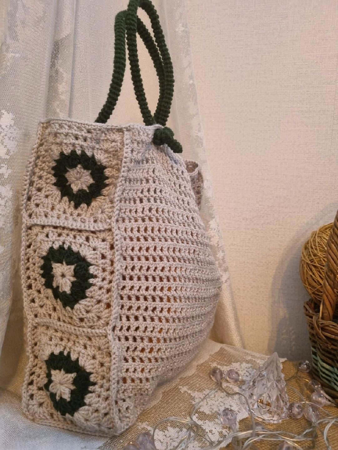 motif-detay-kol-cantasi-bej