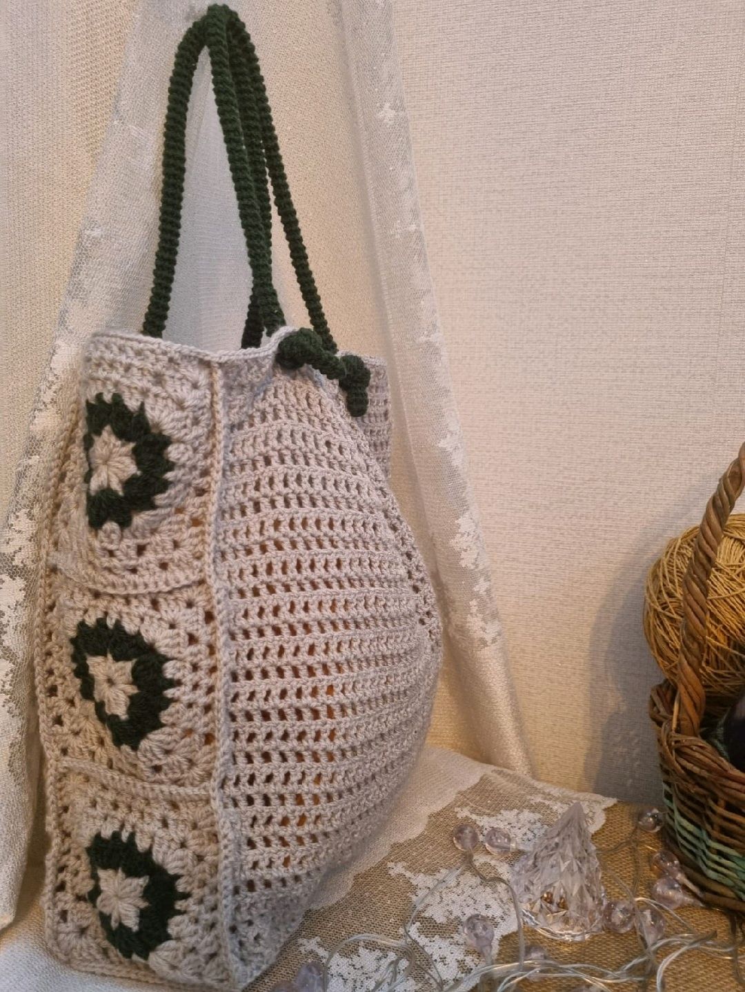 motif-detay-kol-cantasi-bej