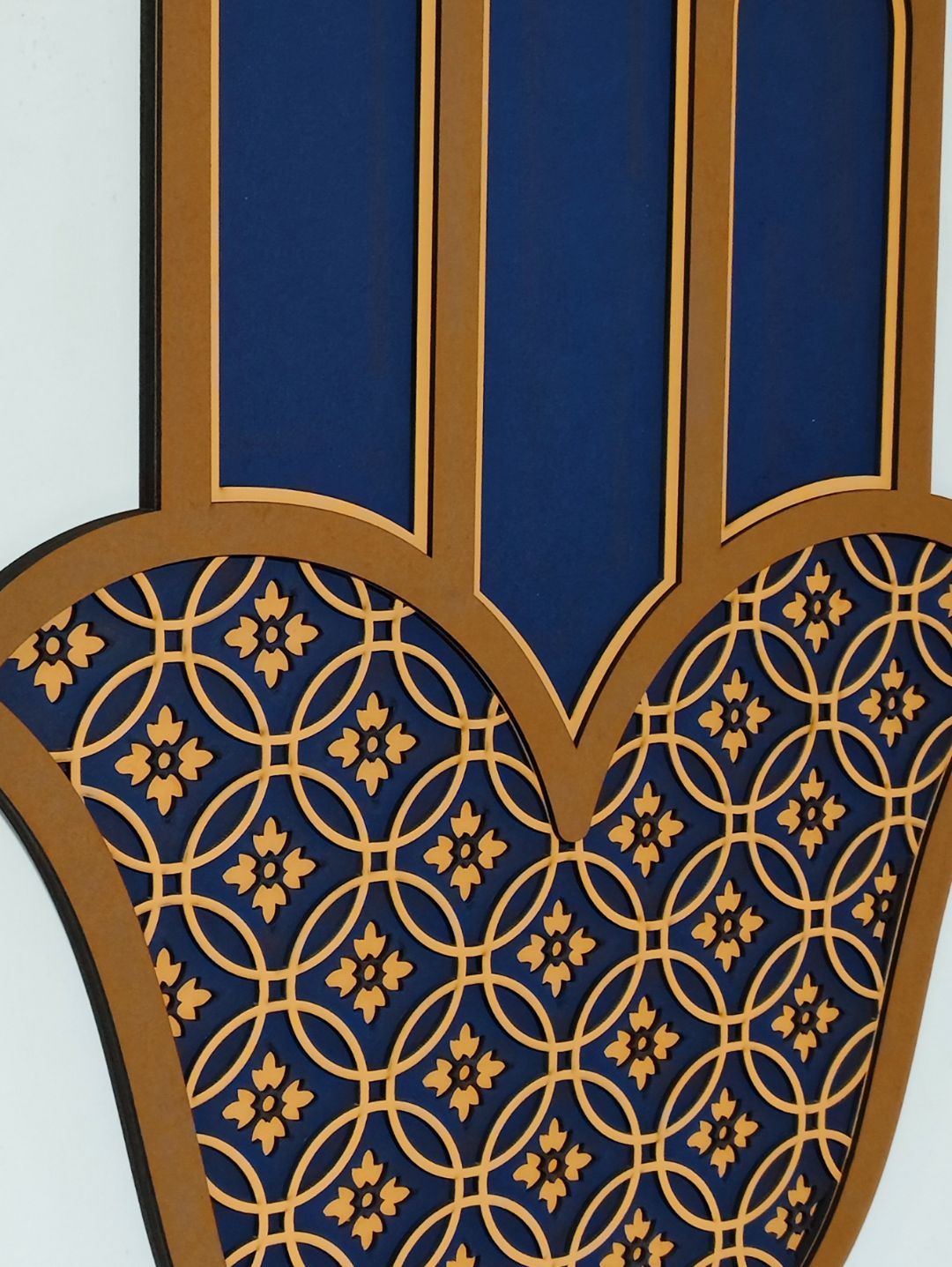 modern-hamsa-duvar-heykeli-cok-renkli