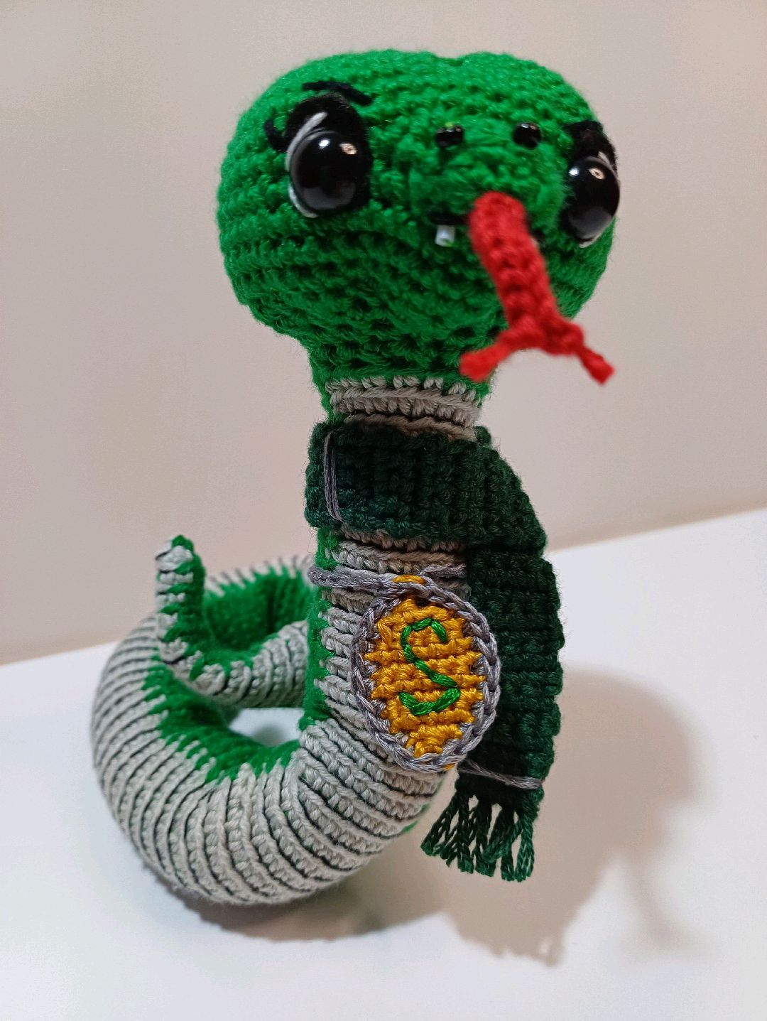 slytherin-yilani-zumrut-yesili