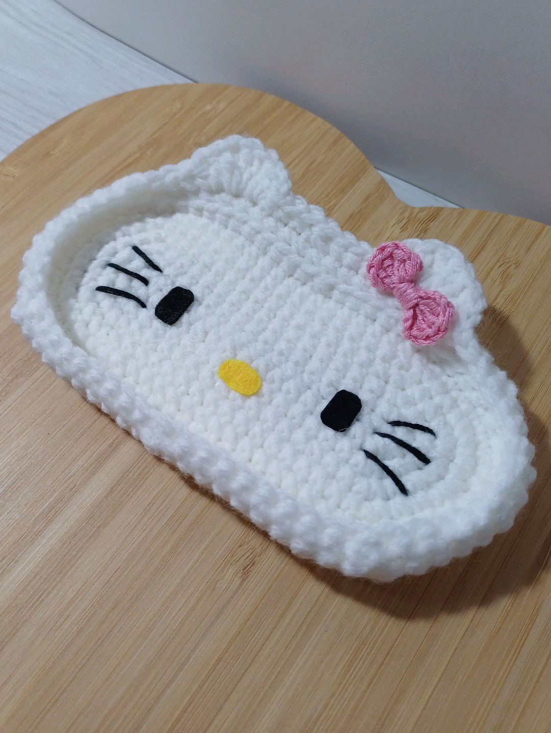 hello-kitty-gozluk-tutucu-beyaz