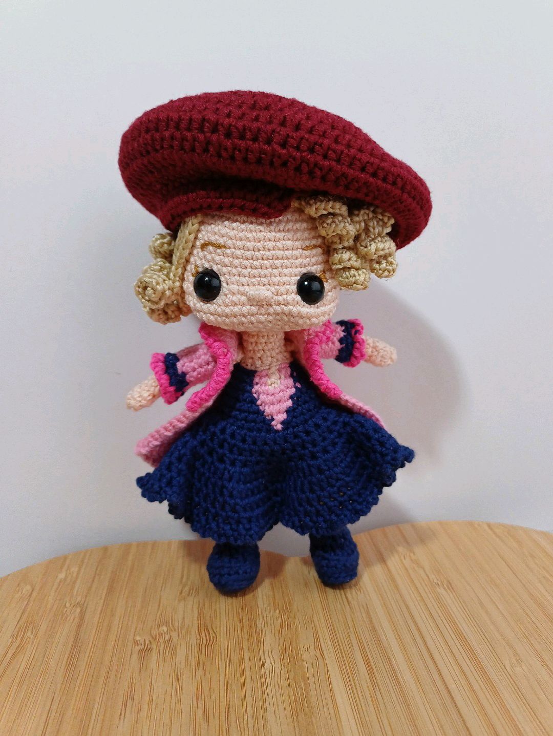 queenie-goldstein-cok-renkli