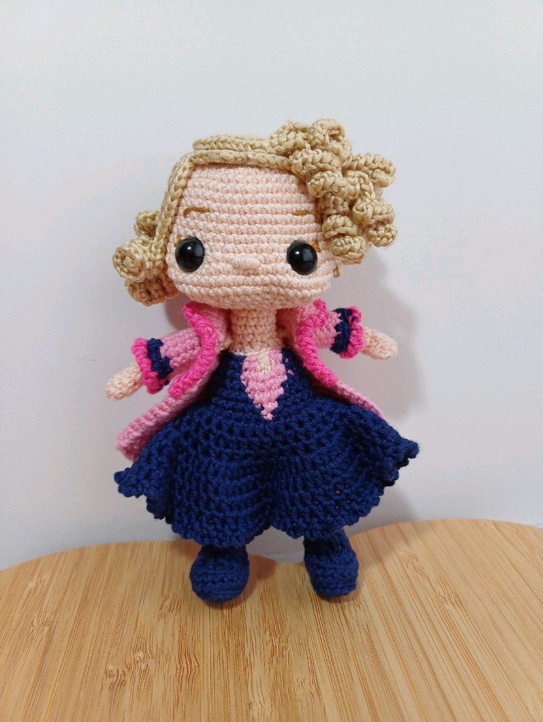 queenie-goldstein-cok-renkli