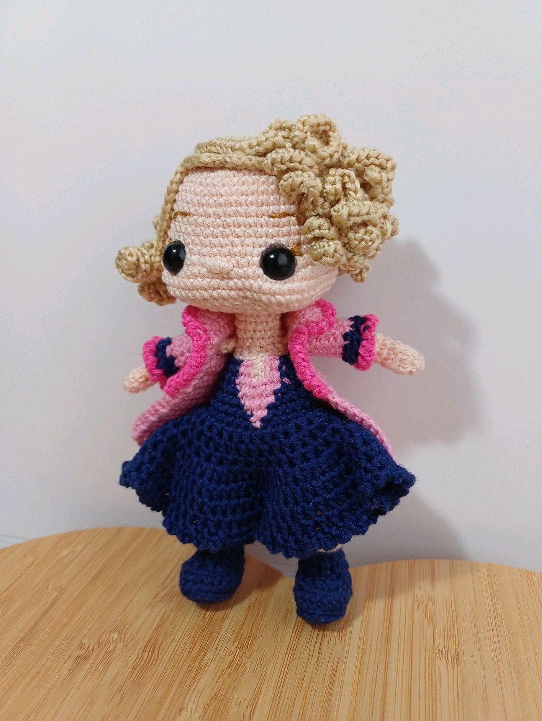 queenie-goldstein-cok-renkli