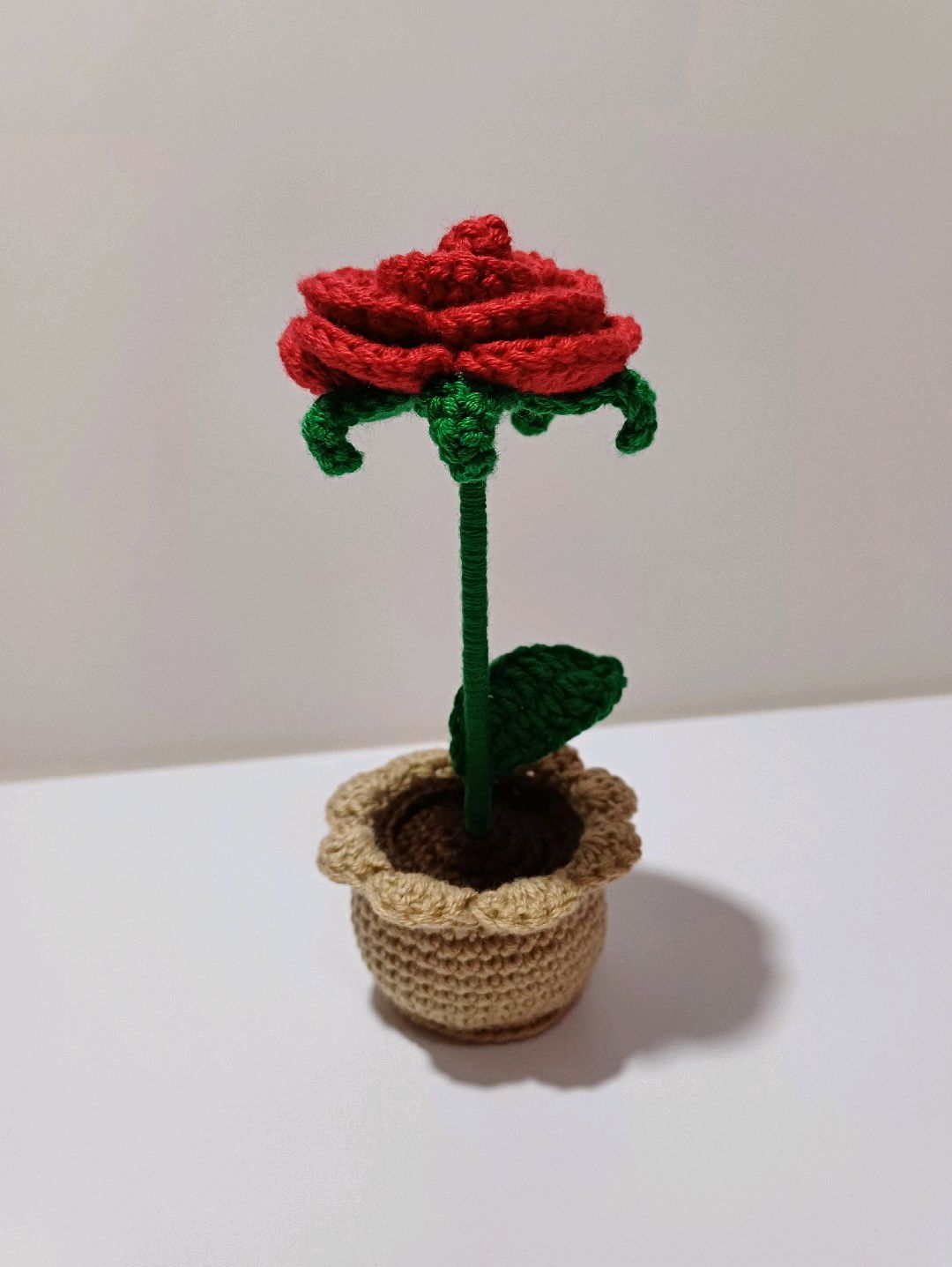 mini-saksi-kirmizi-gul-kirmizi