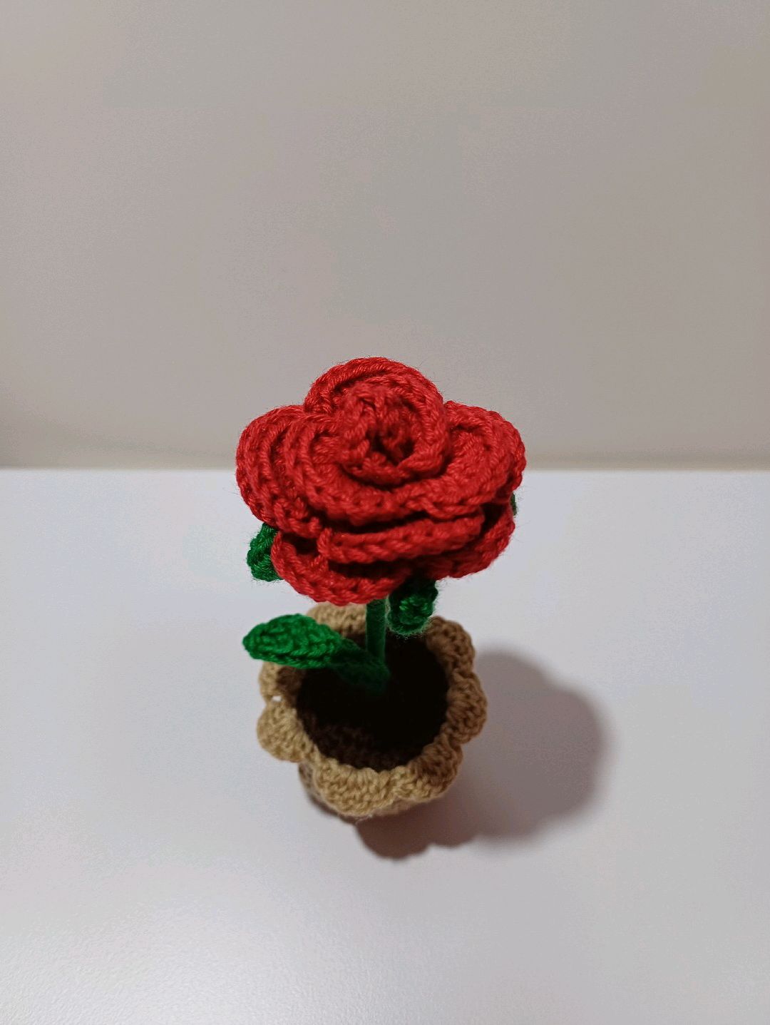 mini-saksi-kirmizi-gul-kirmizi