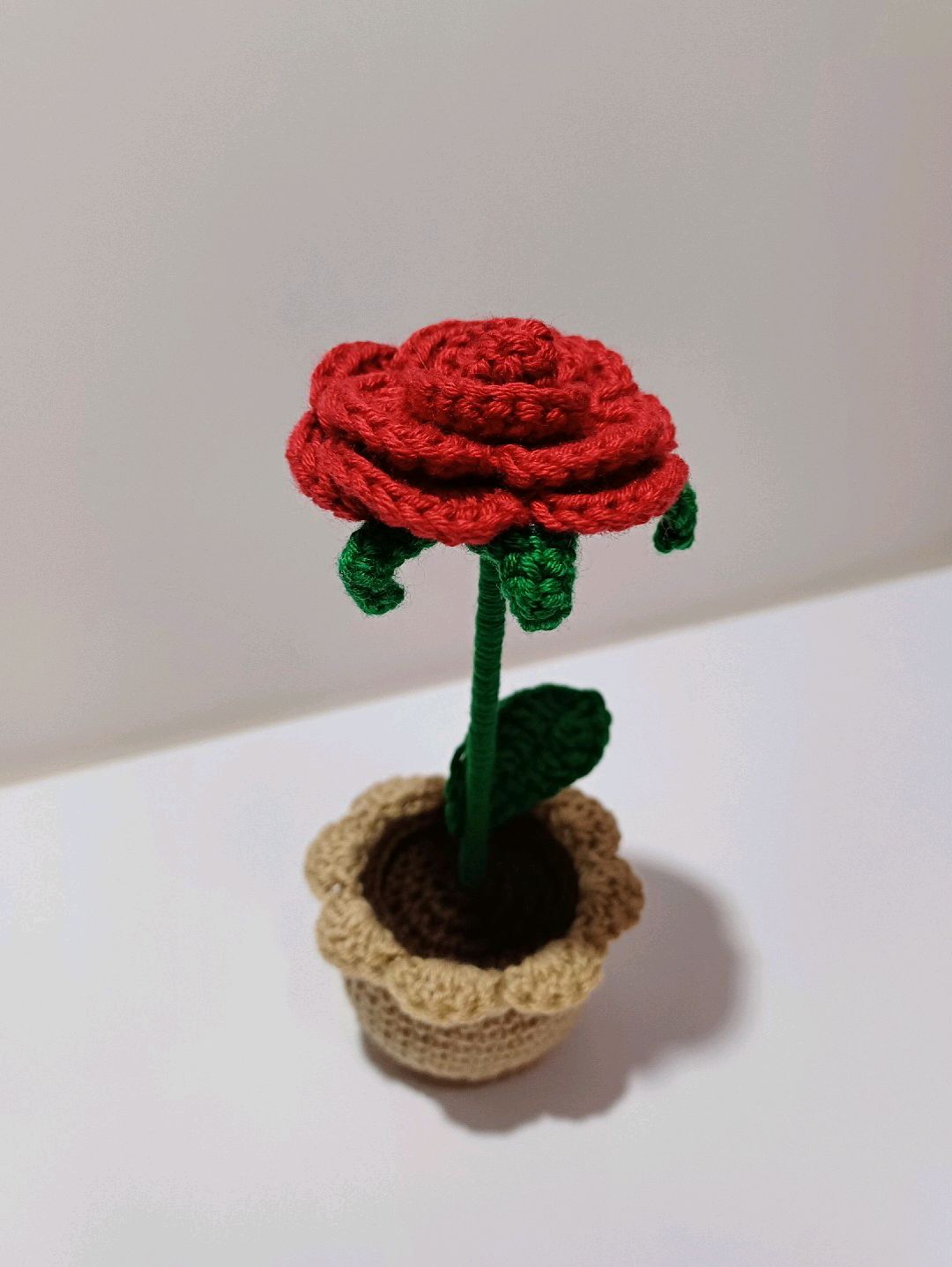 mini-saksi-kirmizi-gul-kirmizi