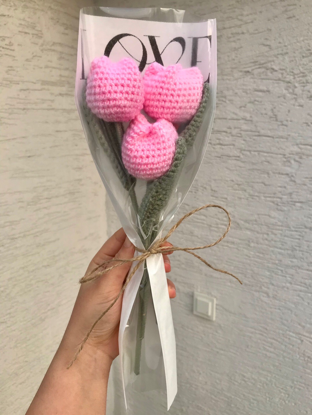 orgu-cicek-buketi-lale-buket-kadinlar-gunu-pembe
