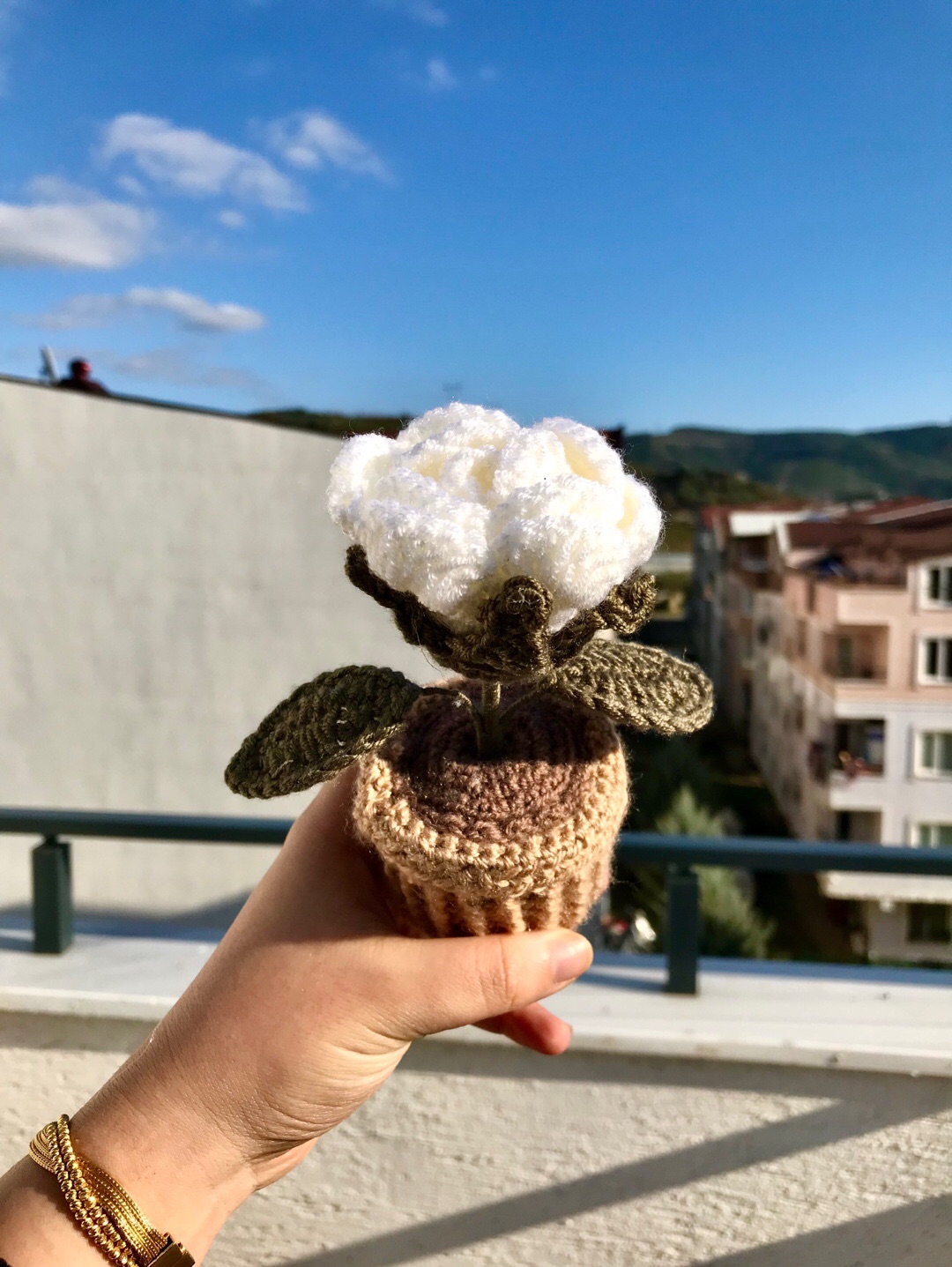 el-orgusu-cicek-saksi-beyaz
