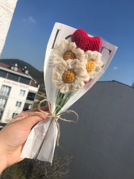 Örgü Çiçek Papatya Kalp Buketi Anneler Günü Beyaz