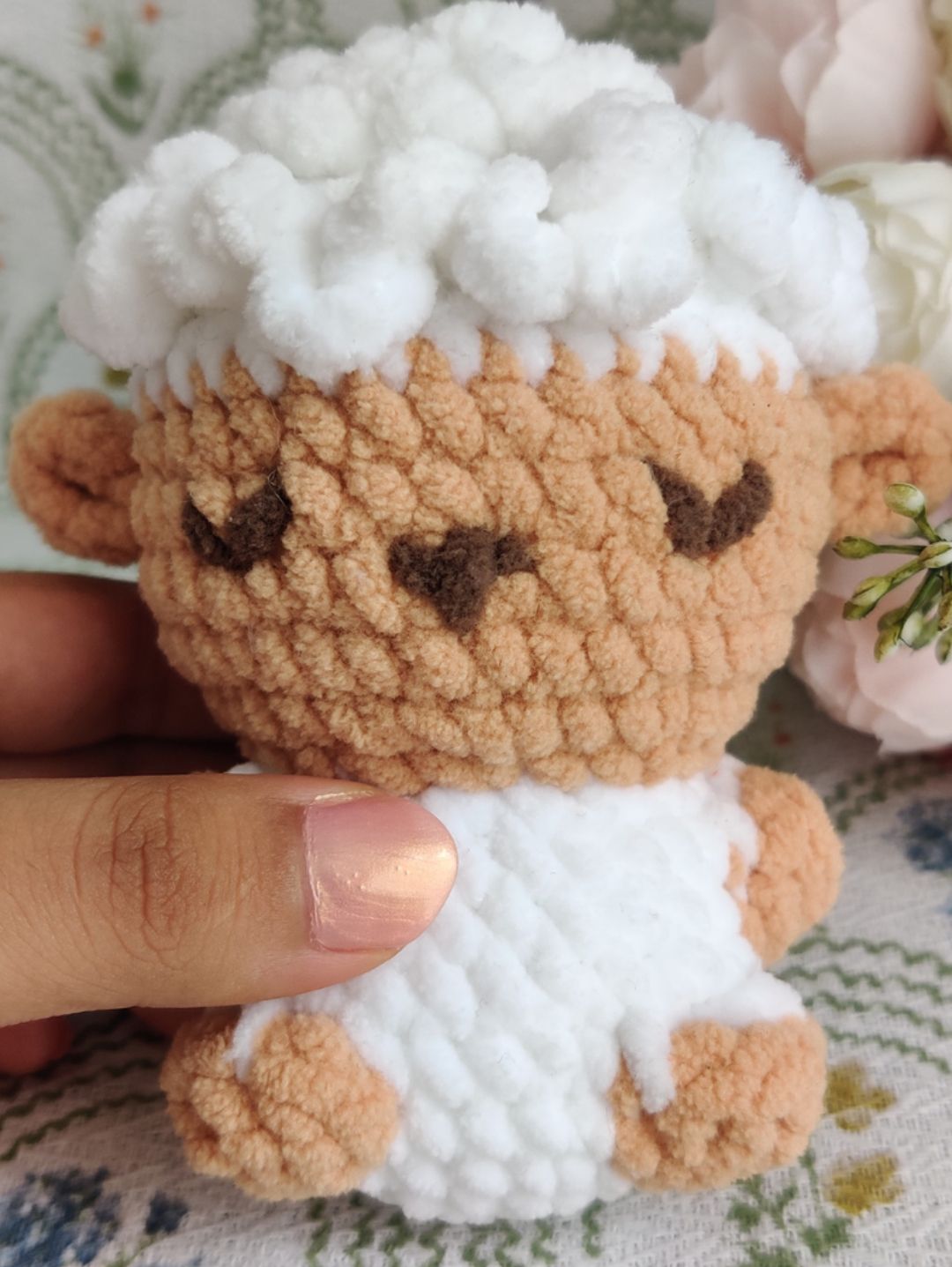 kuzu-amigurumi-oyuncak-beyaz