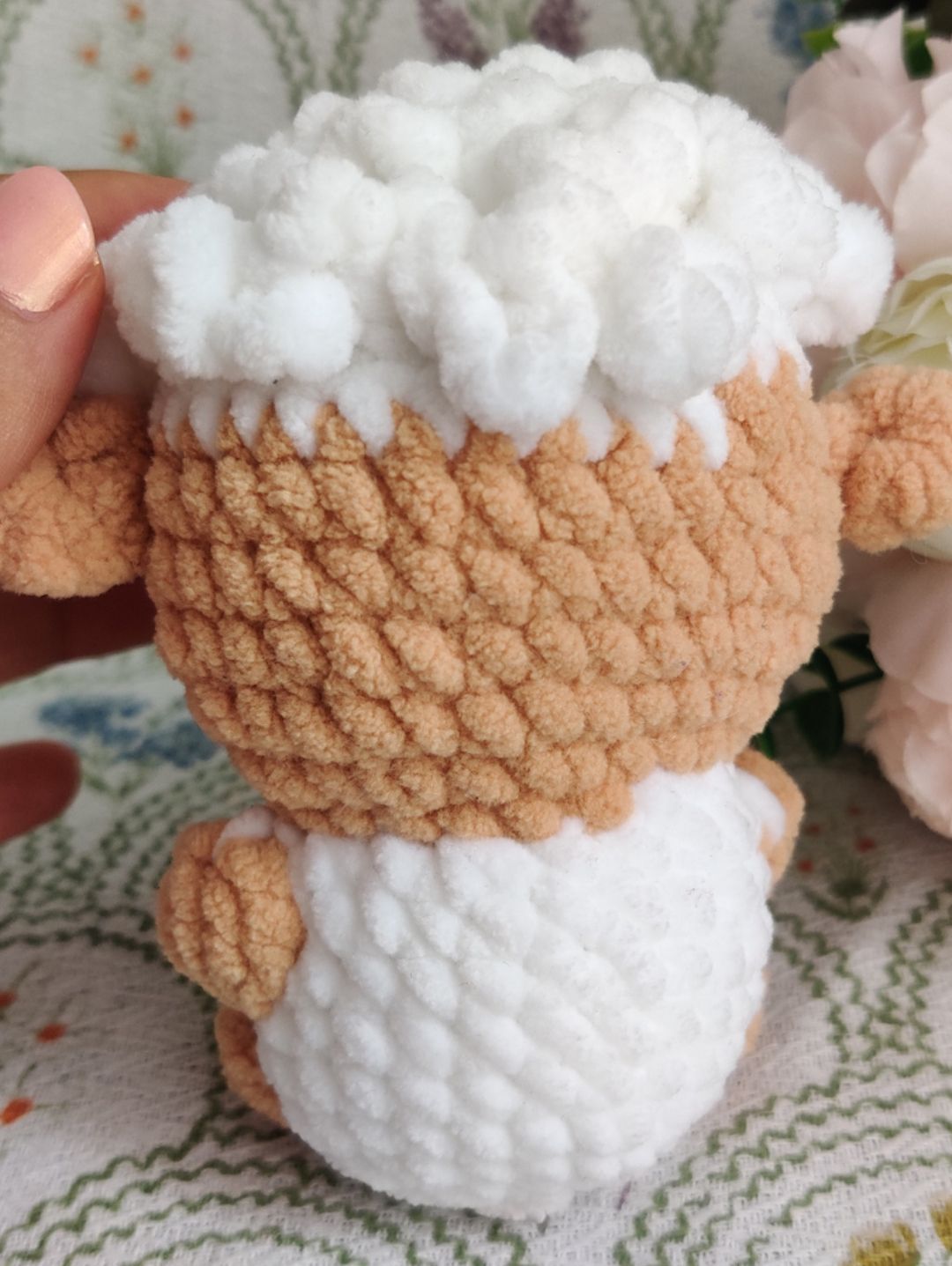 kuzu-amigurumi-oyuncak-beyaz