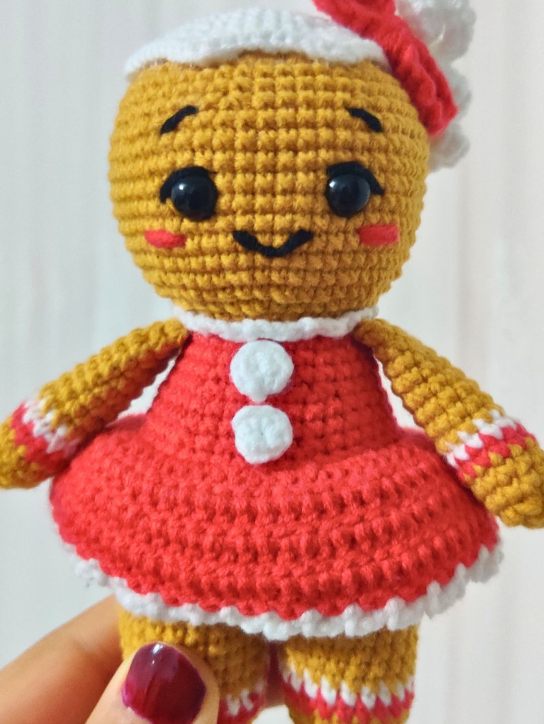 kurabiye-kiz-amigurumi-oyuncak-hardal-rengi