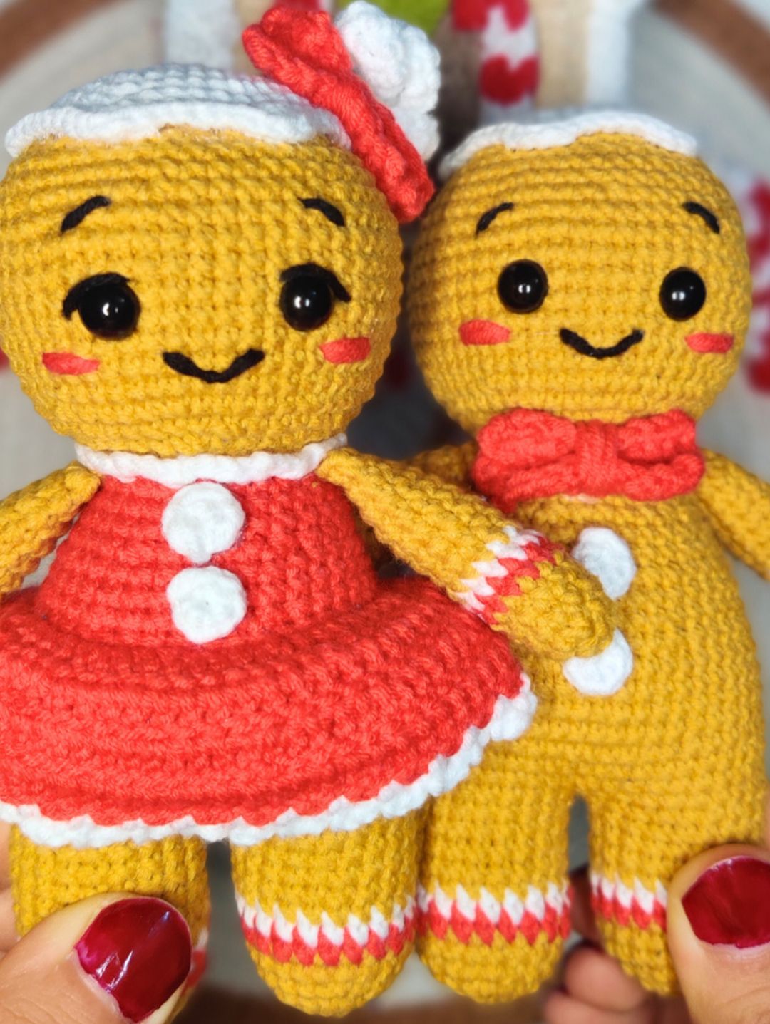 kurabiye-kiz-amigurumi-oyuncak-hardal-rengi