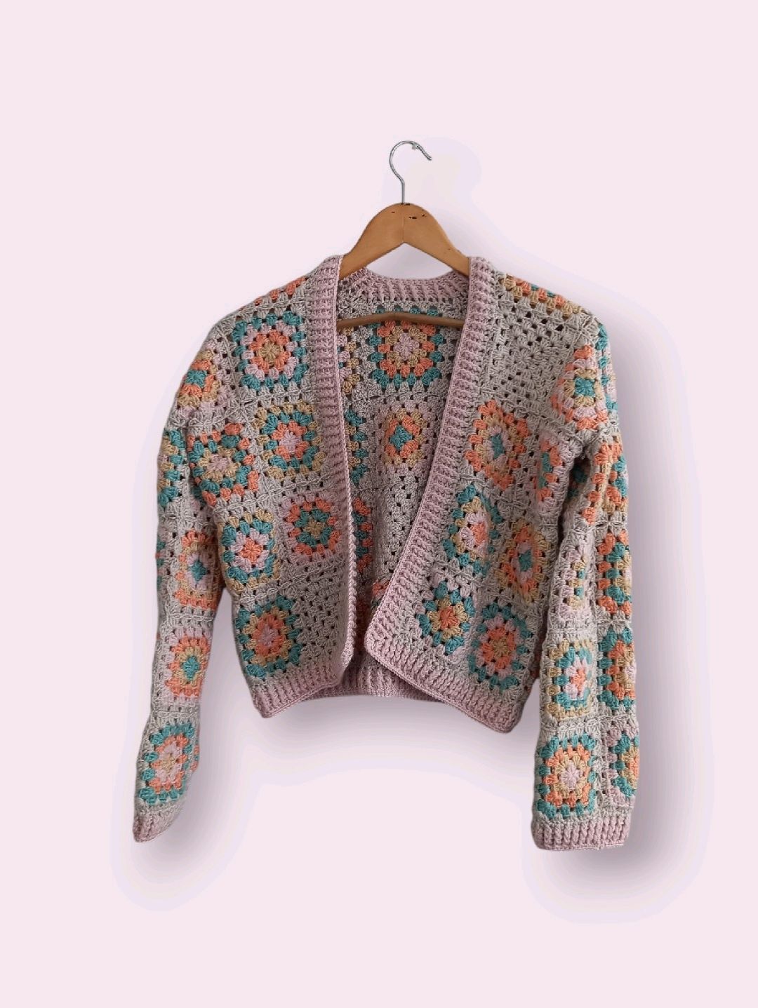 el-orgusu-pastel-tonlarda-motif-hirka-pastel-pembe