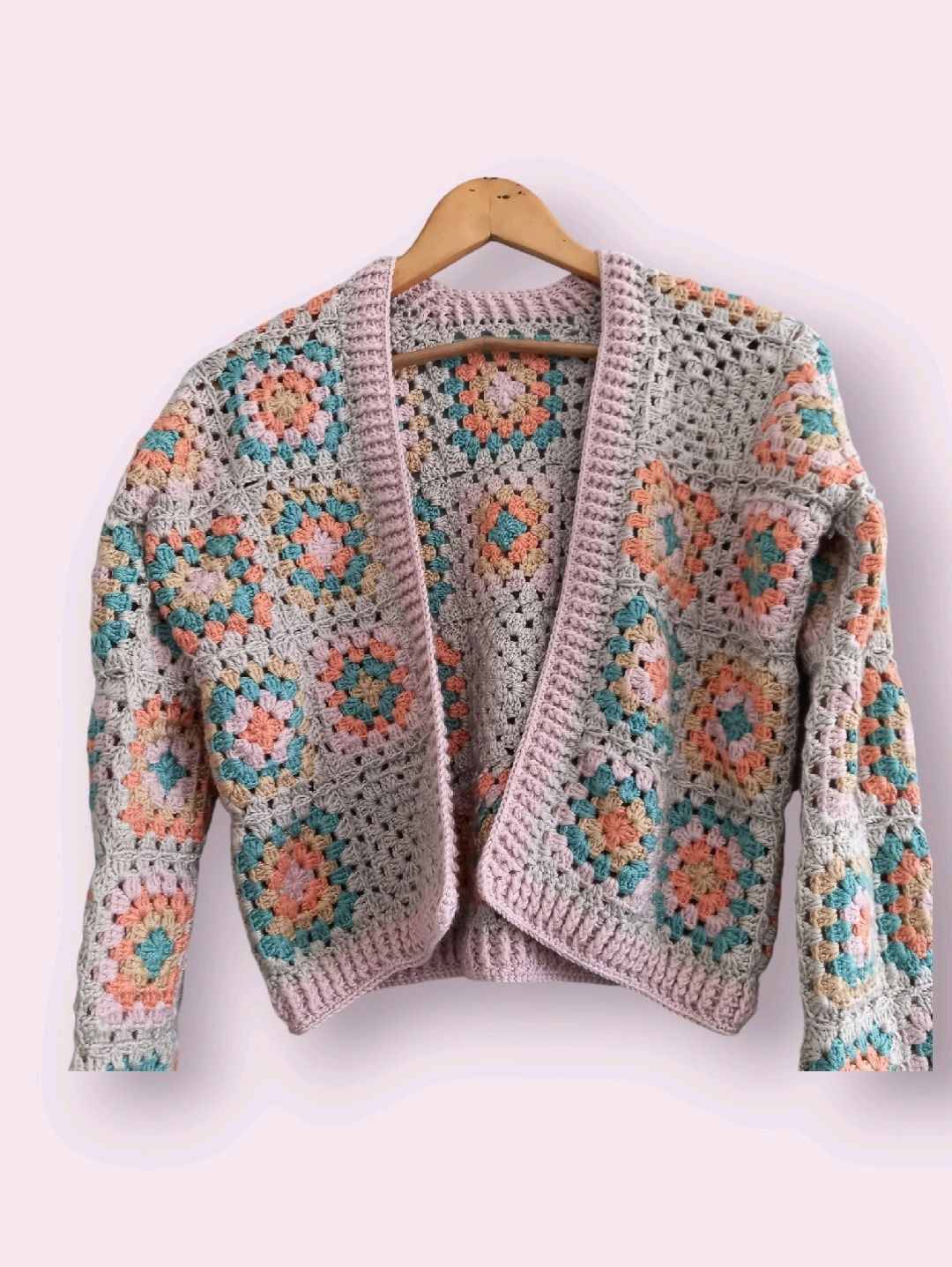 el-orgusu-pastel-tonlarda-motif-hirka-pastel-pembe