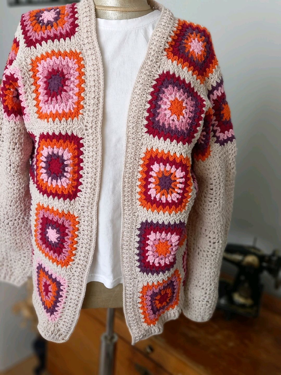 el-orgusu-renkli-motif-hirka-bej