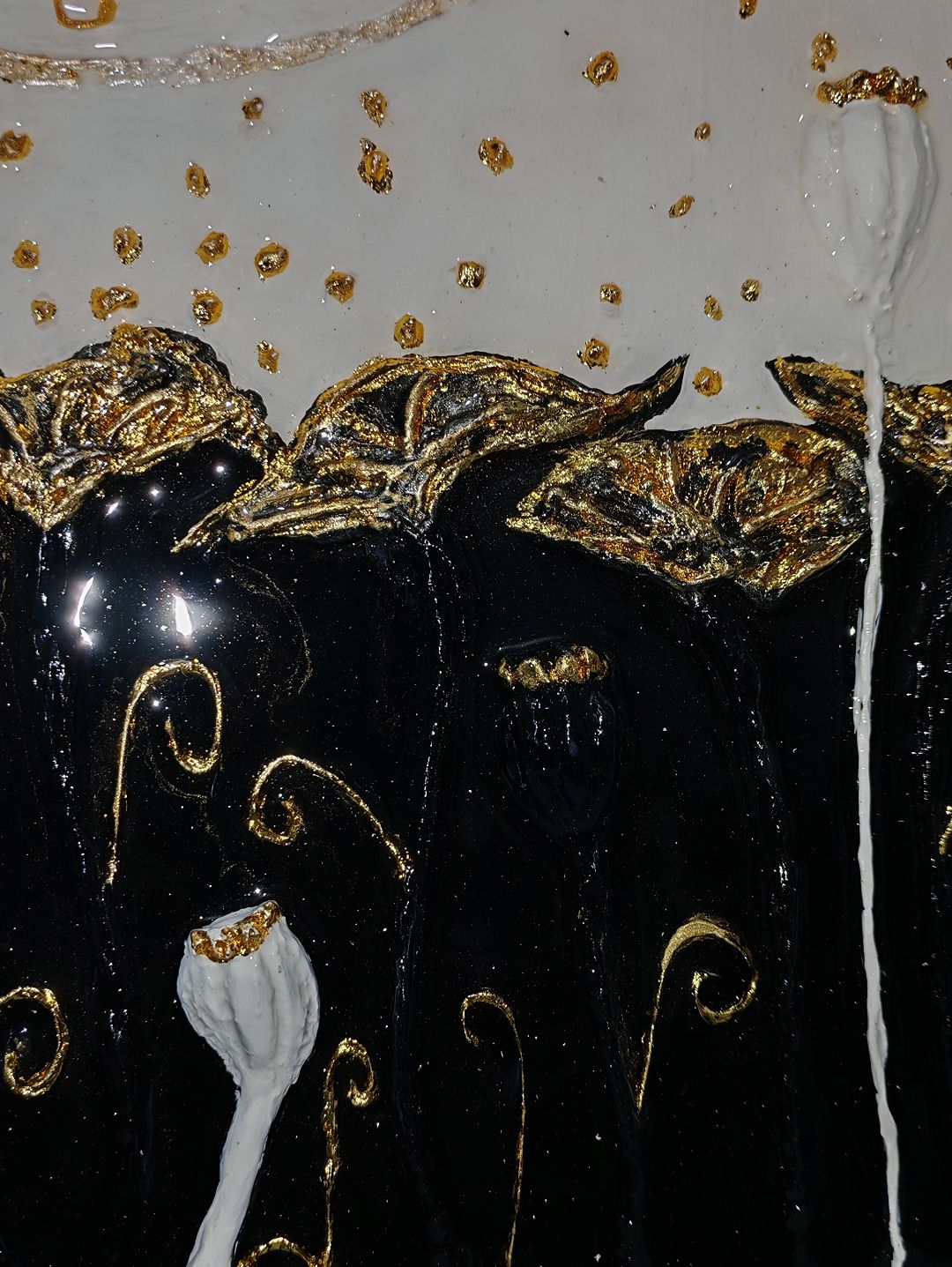nunilog-tasarim-kabartmali-duvar-saati