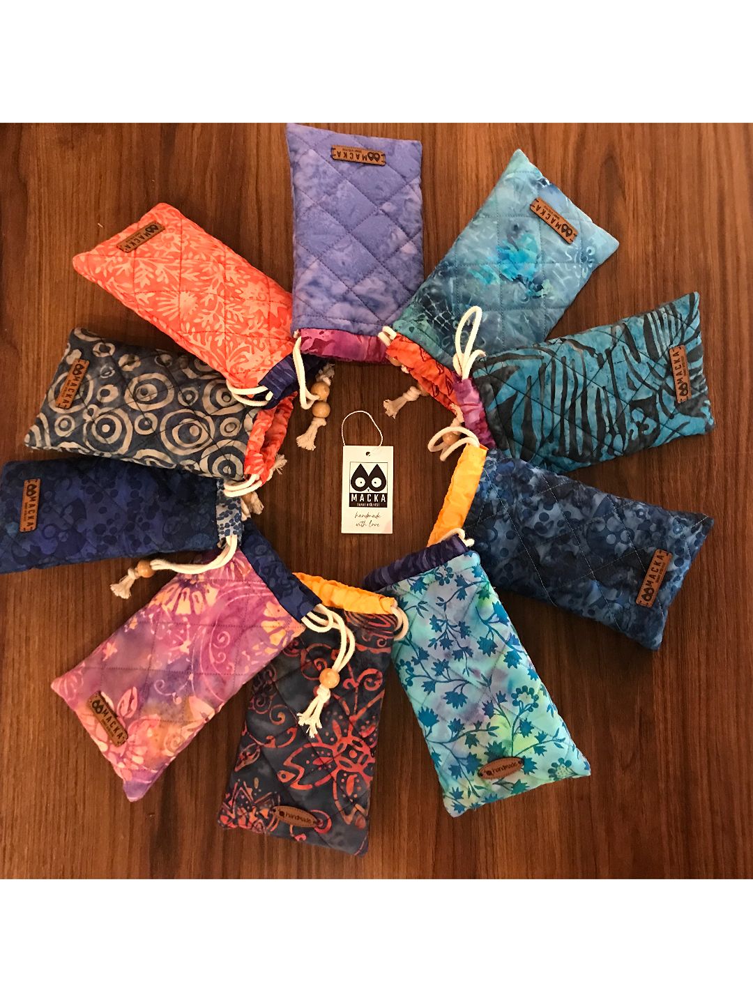 buzgulu-gozluk-kilifi-batik-kirmizi
