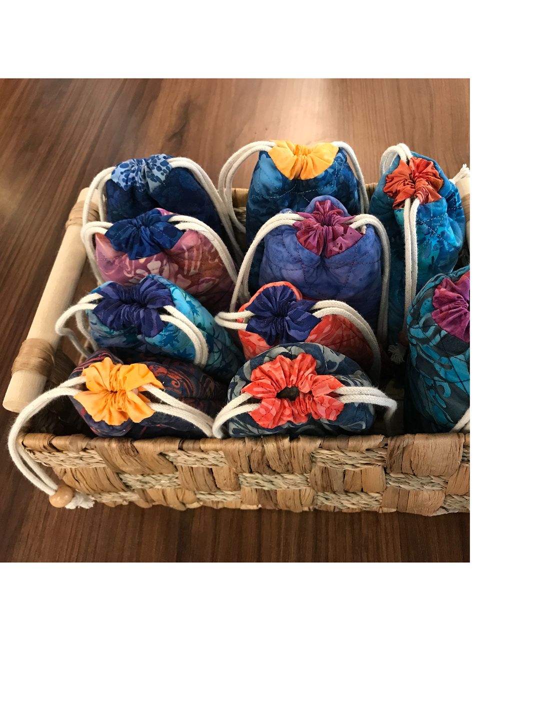 buzgulu-gozluk-kilifi-batik-kirmizi