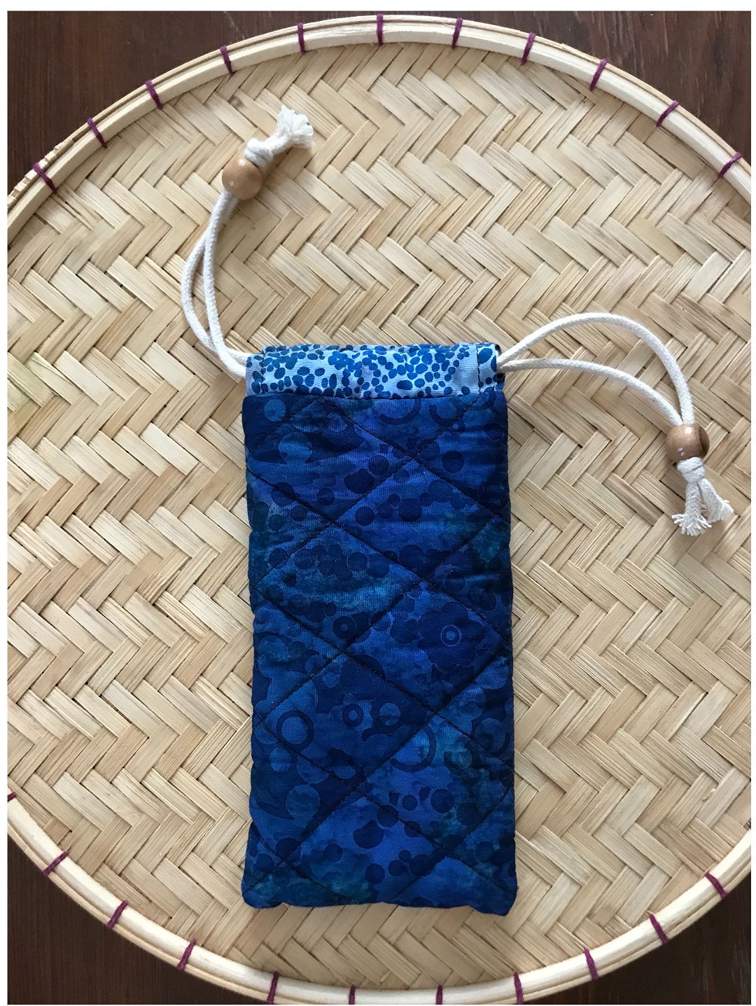 buzgulu-gozluk-kilifi-batik-lacivert-lacivert