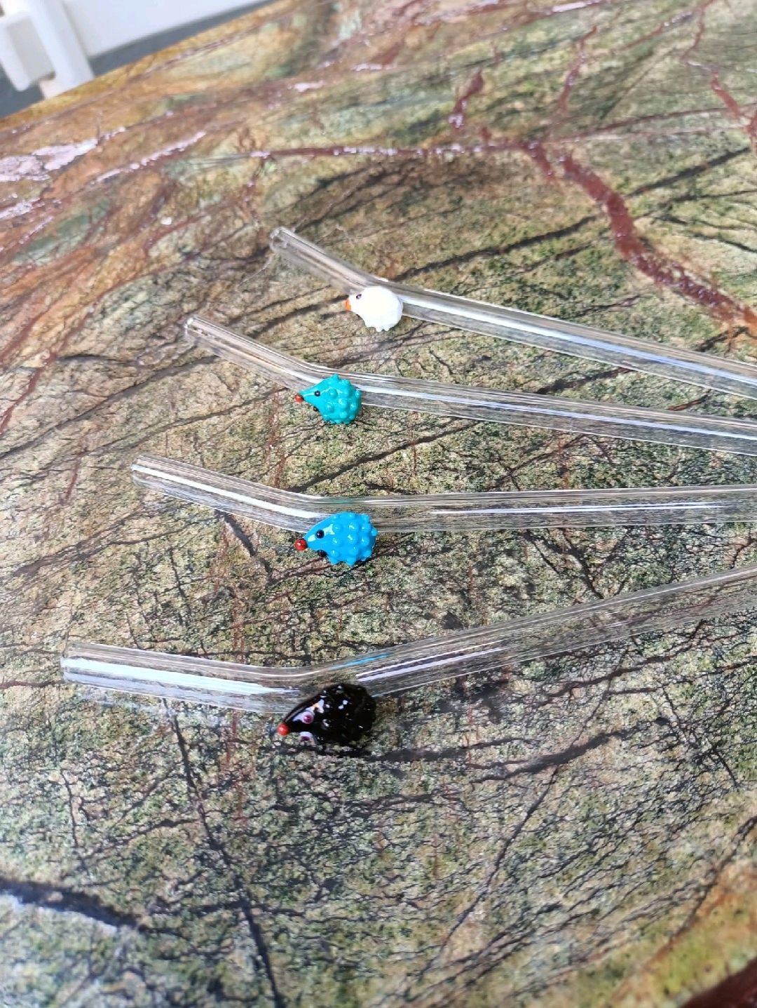 kirpi-figurlu-cam-pipetler-cok-renkli