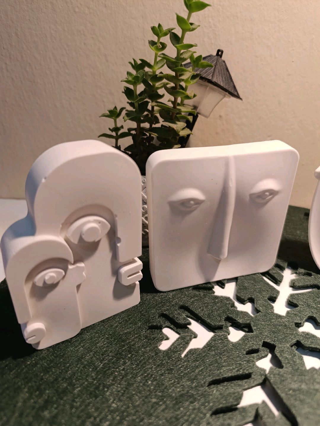picasso-yuzler-biblo-beyaz