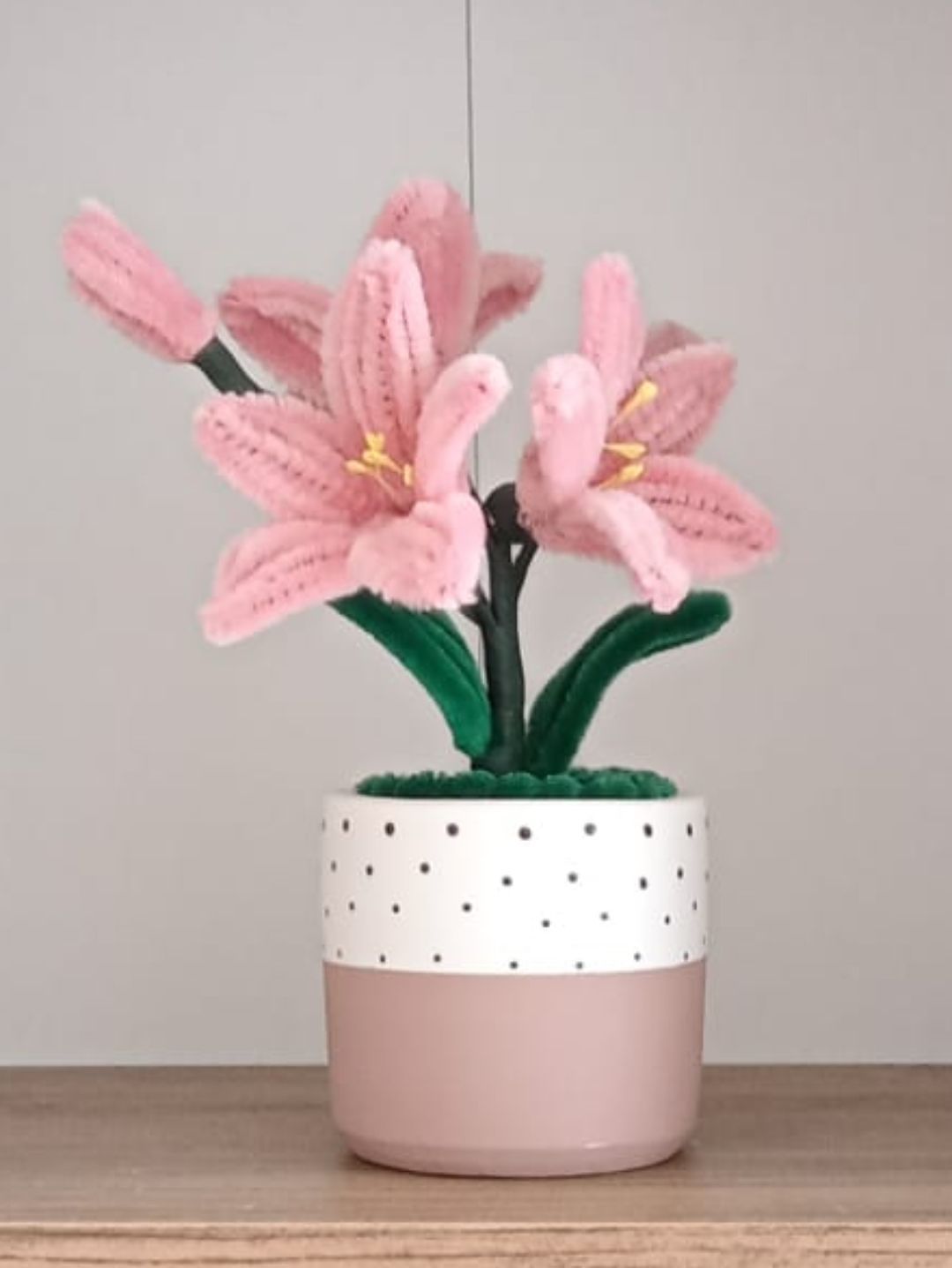 solmayan-dekoratif-mini-saksili-sonil-el-orgusu-cicek-pembe